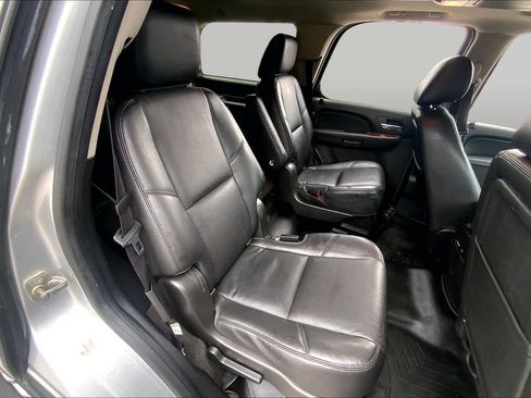 Used 2012 Chevrolet Tahoe LTZ RWD image 19
