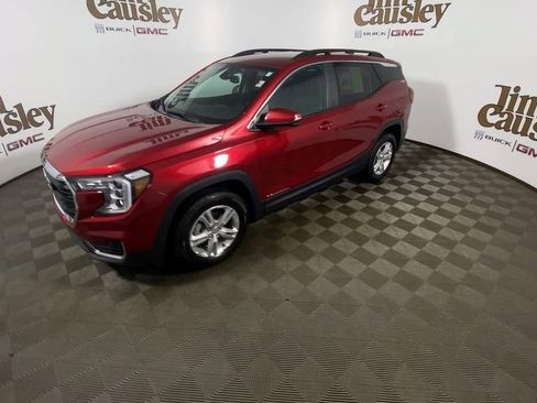 Certified 2024 GMC Terrain SLE w/ Driver Convenience Package AWD/4WD image 4