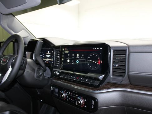 Used 2025 GMC Sierra 1500 SLE AWD/4WD image 36