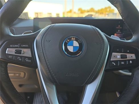 Used 2025 BMW X5 xDrive50e image 21