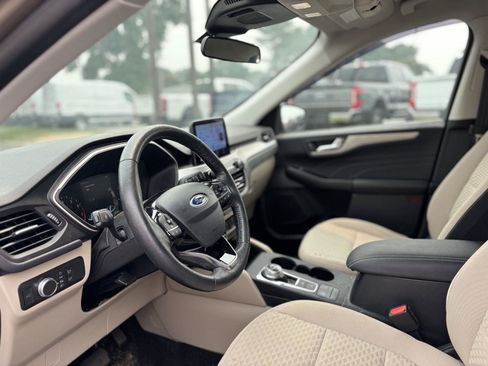 Used 2021 Ford Escape SE w/ Convenience Package FWD image 11