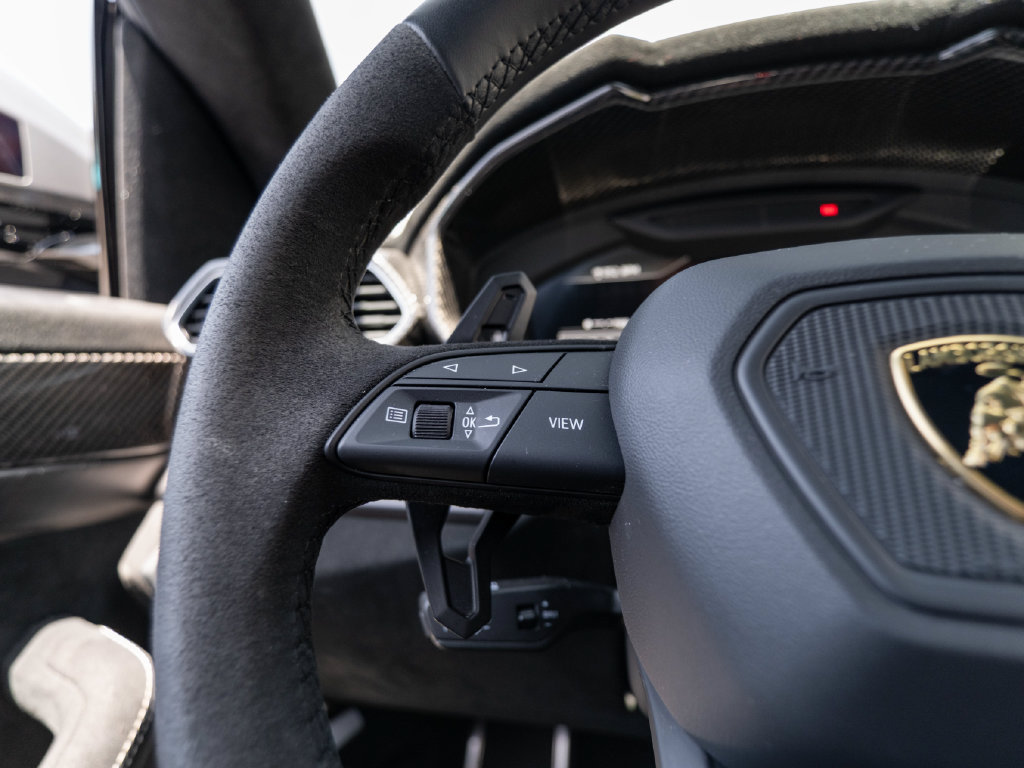 Used 2024 Lamborghini Urus Performante AWD/4WD image 11