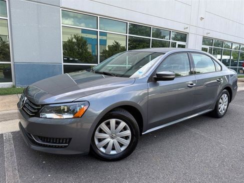 Used 2013 Volkswagen Passat 2.5 S FWD image 2