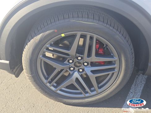 New 2026 Ford Explorer ST w/ Sun And Sound Package image 5