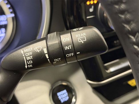 Used 2023 Toyota Highlander XLE image 24