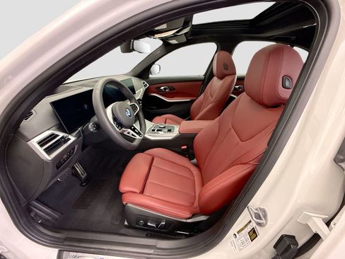 Used 2025 BMW 330i Sedan w/ M Sport Package image 18