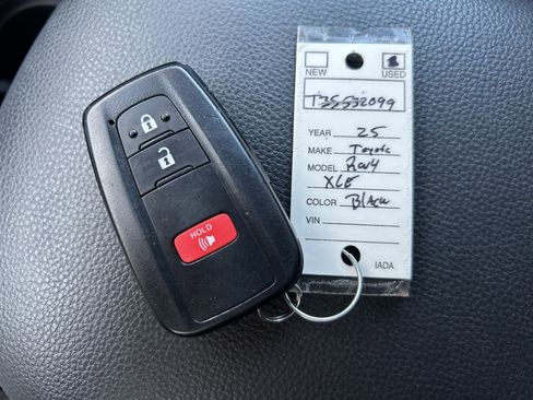 Certified 2025 Toyota RAV4 XLE AWD/4WD image 34