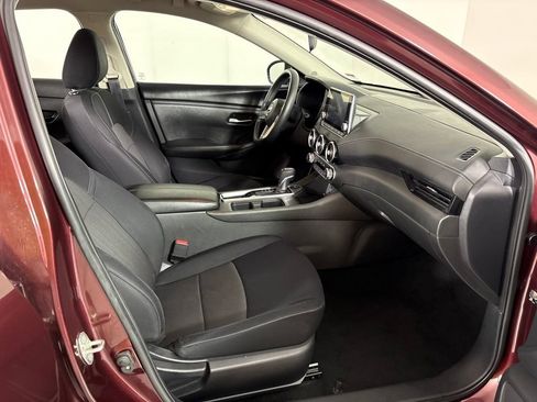 Used 2024 Nissan Sentra SV FWD image 15