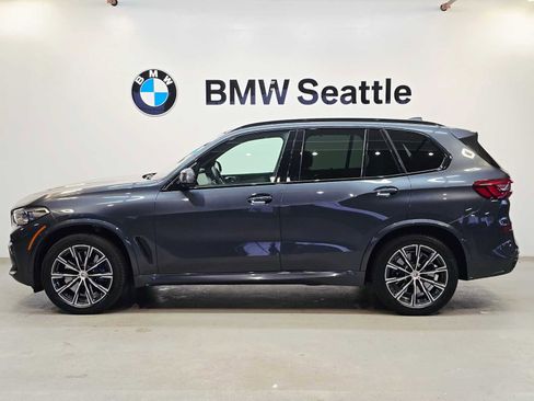 Used 2022 BMW X5 M50i w/ Executive Package image 3