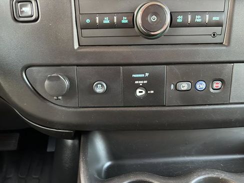 Used 2024 GMC Savana 2500 w/ Driver Convenience Package image 17