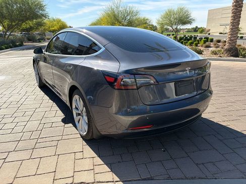 Used 2020 Tesla Model 3 Standard Range RWD image 4