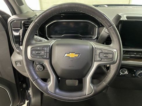 Used 2022 Chevrolet Silverado 1500 LT AWD/4WD image 14