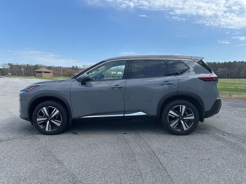 Used 2023 Nissan Rogue SL image 8