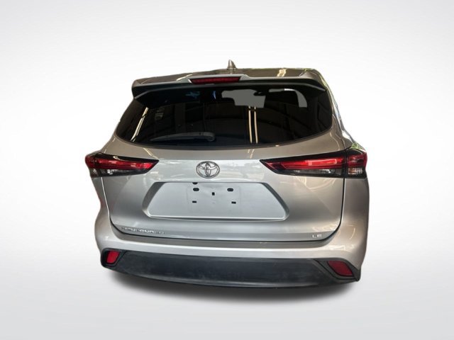 Used 2021 Toyota Highlander LE FWD image 32