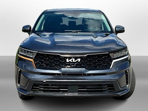 Used 2022 Kia Sorento LX image 3