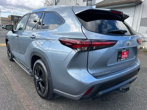 Certified 2024 Toyota Highlander XLE image 7