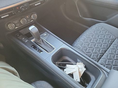 Used 2025 Nissan Kicks SV w/ Charging Package image 16