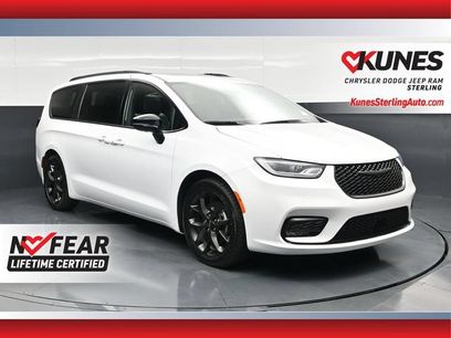 Used 2025 Chrysler Pacifica Limited
