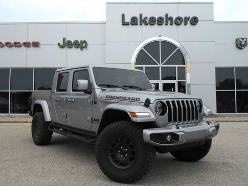 Used 2021 Jeep Gladiator Overland AWD/4WD image 3