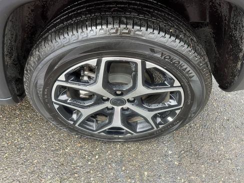 Used 2025 Jeep Compass Limited image 31