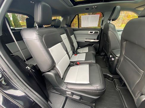 Certified 2022 Ford Explorer XLT w/ Equipment Group 202A image 44