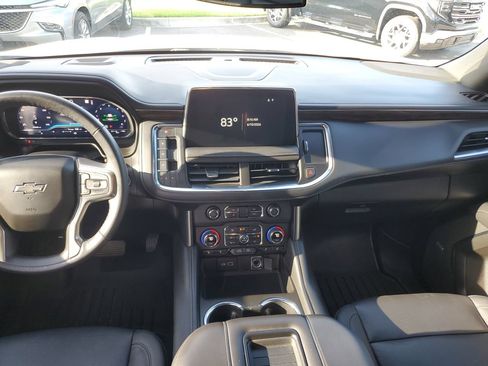 Used 2022 Chevrolet Tahoe Z71 w/ Luxury Package AWD/4WD image 11