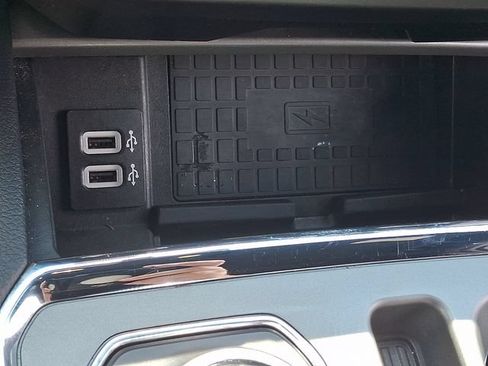 Used 2019 Ford Expedition XLT w/ Equipment Group 202A AWD/4WD image 26