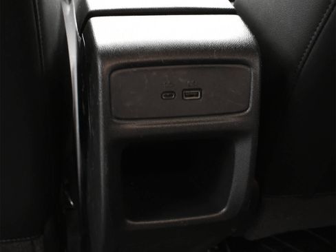 Used 2025 Chevrolet Trax RS w/ Sunroof Package image 12