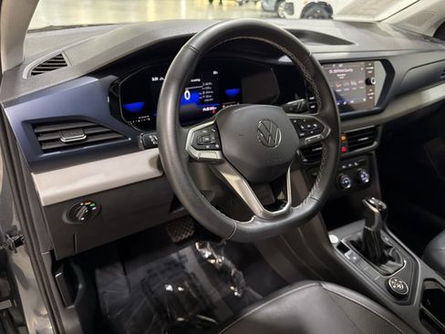 Certified 2022 Volkswagen Taos SE AWD/4WD image 14