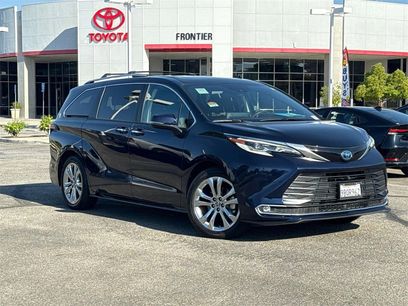 Certified 2022 Toyota Sienna Platinum