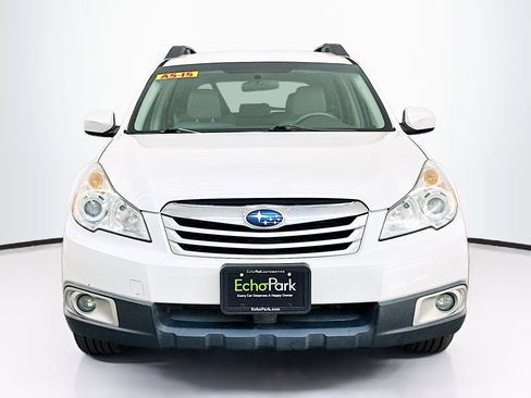 Used 2011 Subaru Outback 2.5i Premium w/ All-Weather Pkg image 2