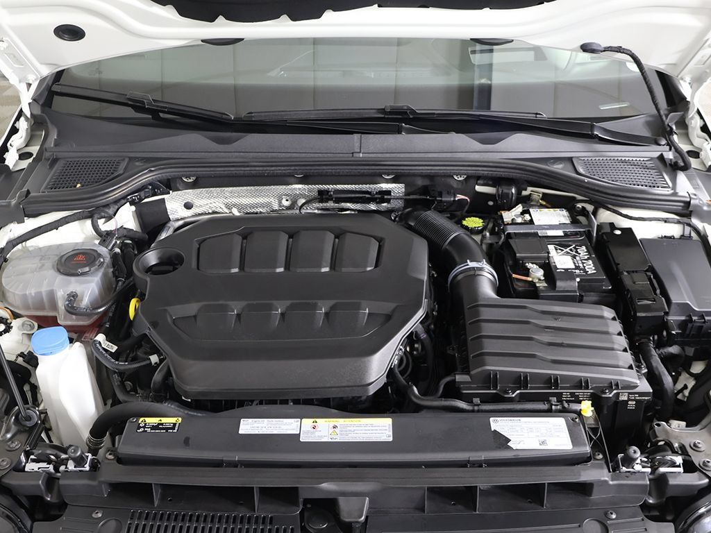 Used 2024 Volkswagen Golf R AWD/4WD image 24