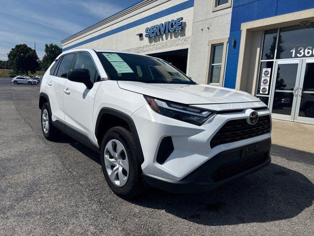 Used 2025 Toyota RAV4 LE FWD image 14