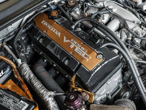 Used 2005 Honda S2000 image 6