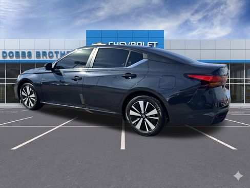 Used 2022 Nissan Altima 2.5 SV w/ SV Premium Package image 5