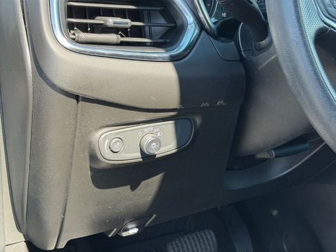 Used 2021 Chevrolet Equinox LT AWD/4WD image 19