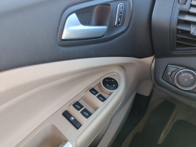 Used 2016 Ford Escape SE w/ Equipment Group 201A FWD image 29