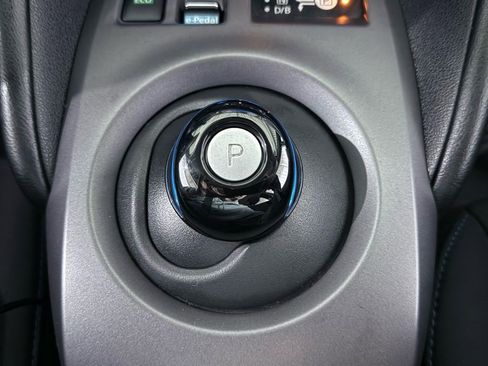 Used 2022 Nissan Leaf S image 35