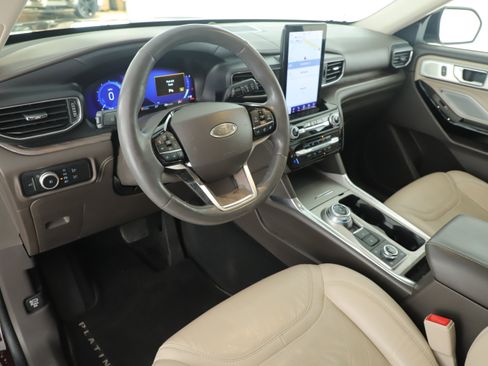 Used 2022 Ford Explorer Platinum w/ Equipment Group 601A AWD/4WD image 8