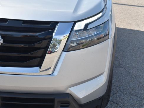 Used 2024 Nissan Pathfinder SV FWD image 20