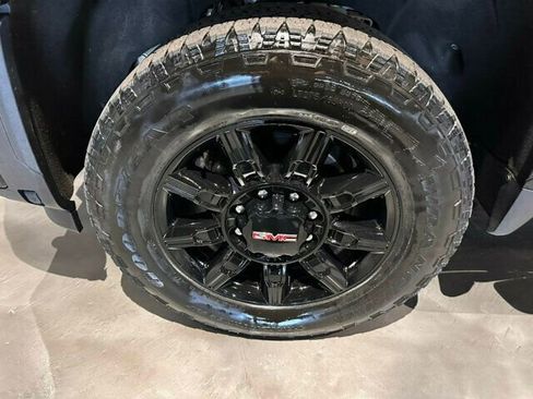 Used 2024 GMC Sierra 2500 AT4 w/ AT4 Premium Plus Package AWD/4WD image 9