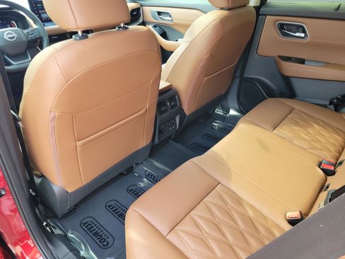 New 2026 Nissan Rogue Platinum image 9