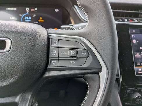 New 2025 Jeep Grand Cherokee Laredo X image 14