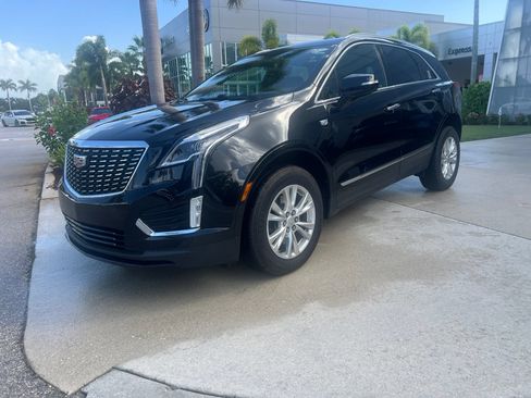 Used 2024 Cadillac XT5 Luxury FWD image 3