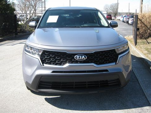 Used 2021 Kia Sorento LX image 3