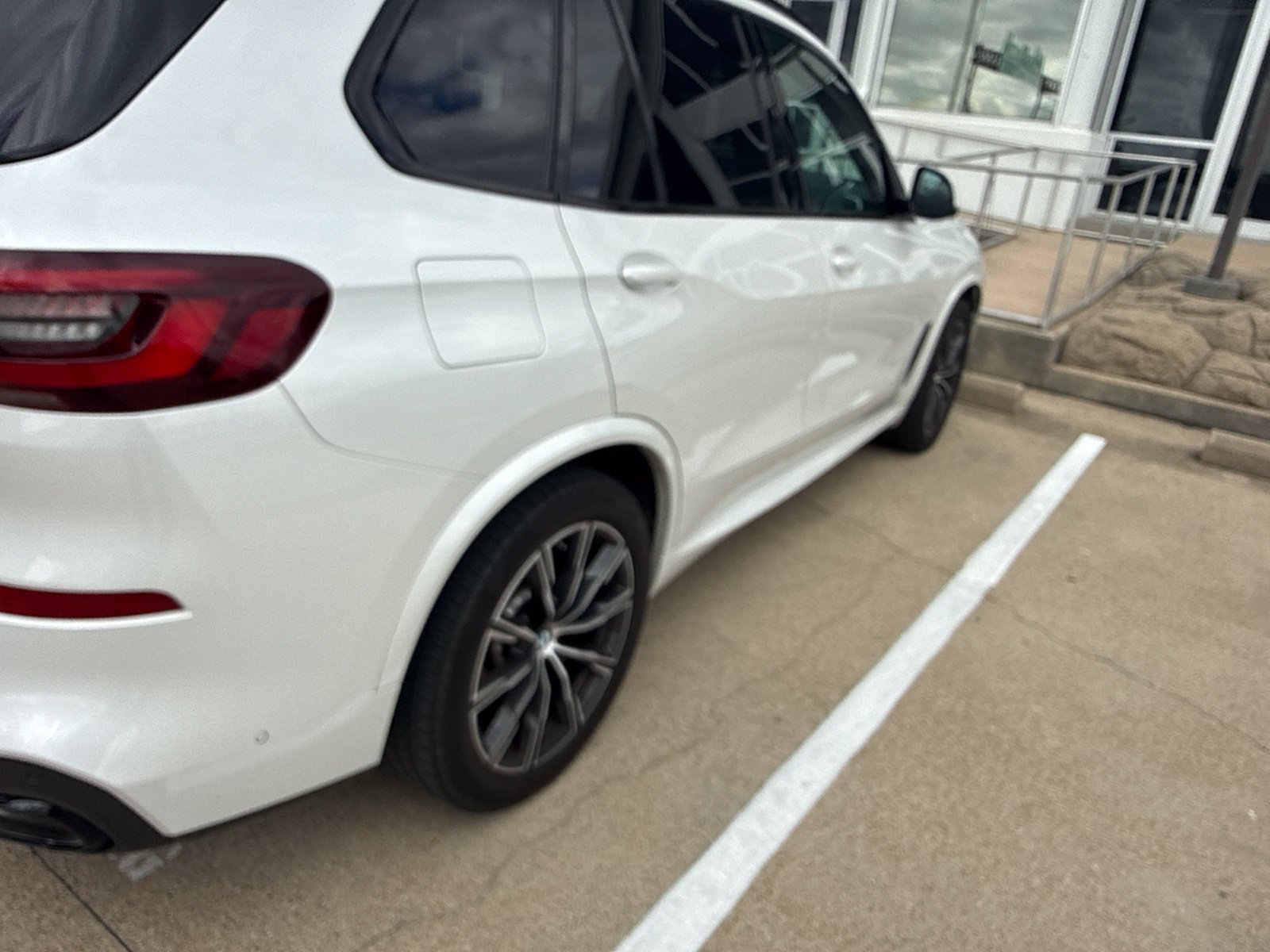 Used 2023 BMW X5 xDrive40i w/ Executive Package AWD/4WD image 17