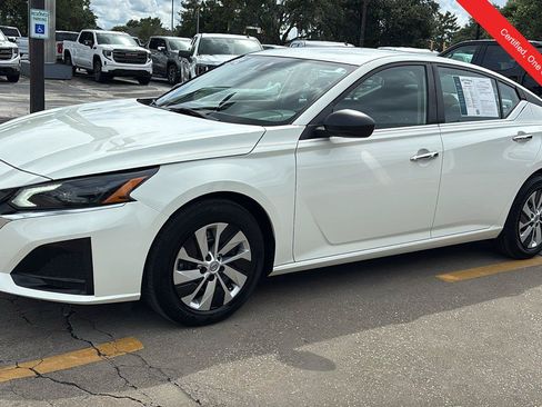 Used 2025 Nissan Altima 2.5 S FWD image 3