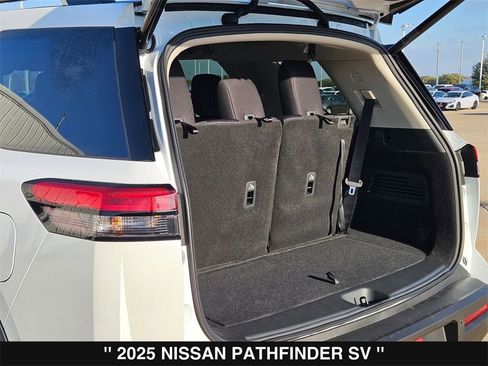 New 2025 Nissan Pathfinder SV image 28