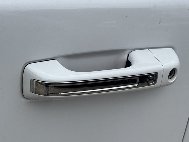 Used 2019 RAM 1500 Laramie AWD/4WD image 16