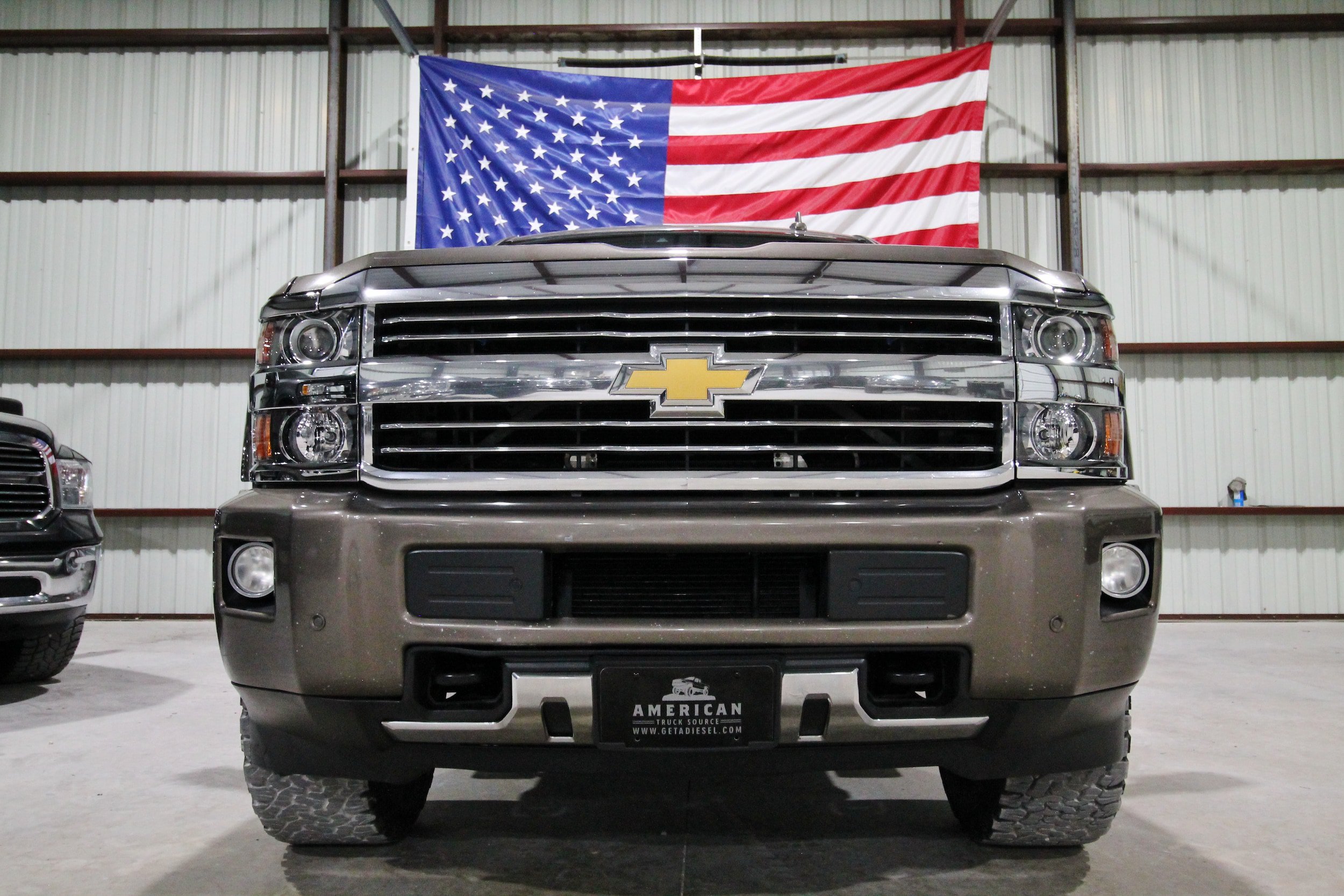 Used 2015 Chevrolet Silverado 2500 High Country w/ Duramax Plus Package AWD/4WD image 2
